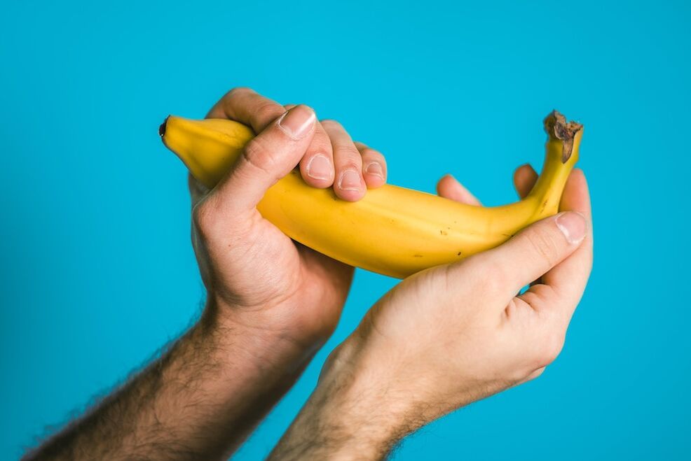 Exercise to increase penis in the example of a banana